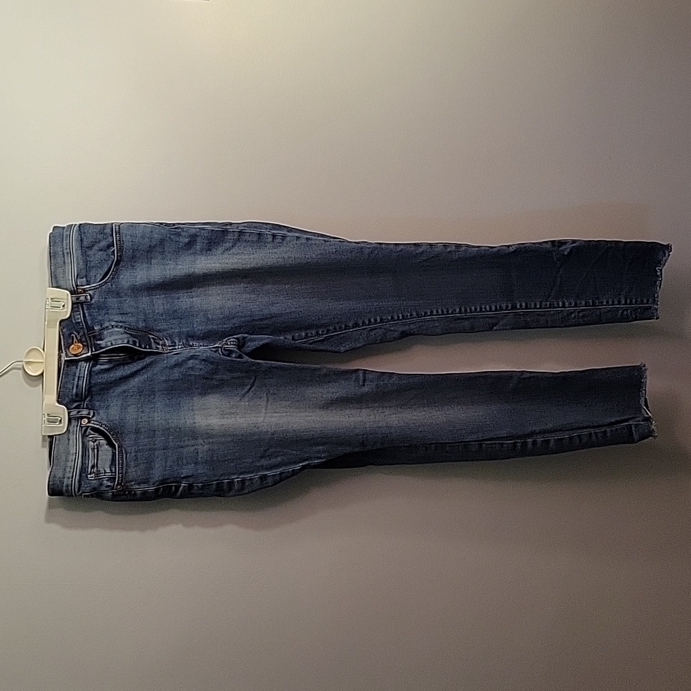 Woman's Ankle Jeans